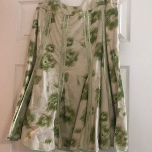 Green floral skirt with satin look trim